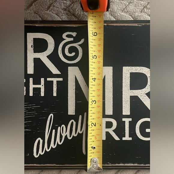Black and White 'Mr & Mrs Right' Sign wall plaque - Picture 2 of 4